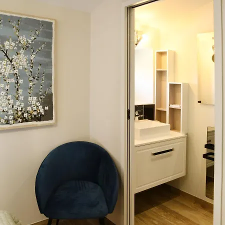 Maison Avec Piscine Et Jacuzzi Villa Sigogne