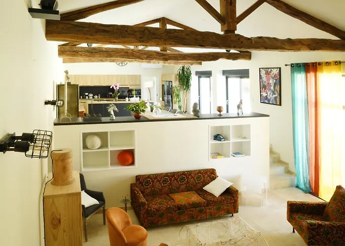 Maison Avec Piscine Et Jacuzzi Villa Sigogne